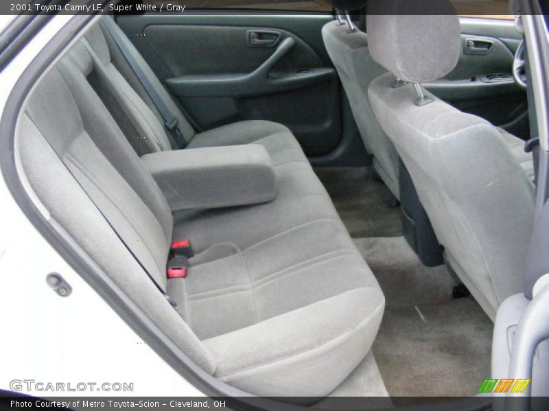 Super White / Gray 2001 Toyota Camry LE