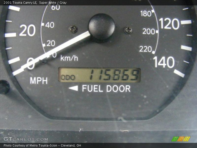 Super White / Gray 2001 Toyota Camry LE