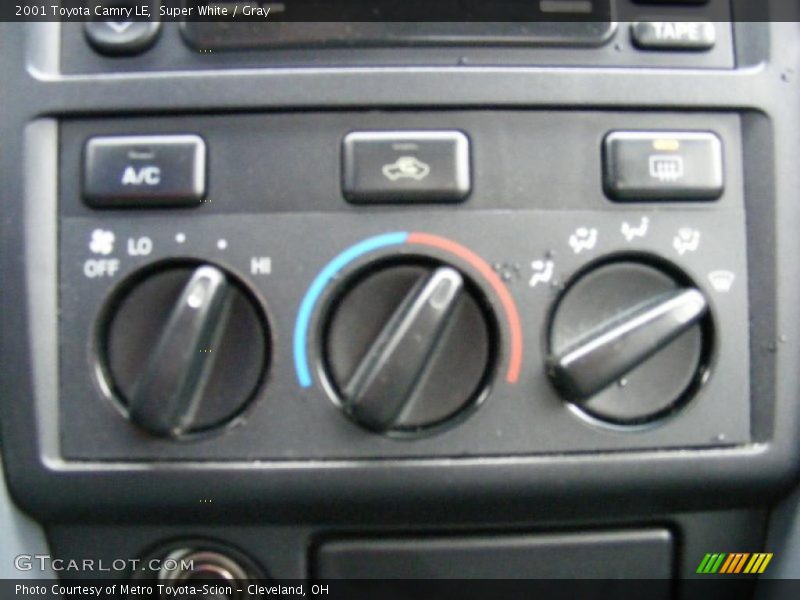 Super White / Gray 2001 Toyota Camry LE