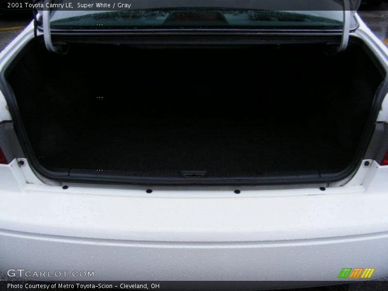 Super White / Gray 2001 Toyota Camry LE