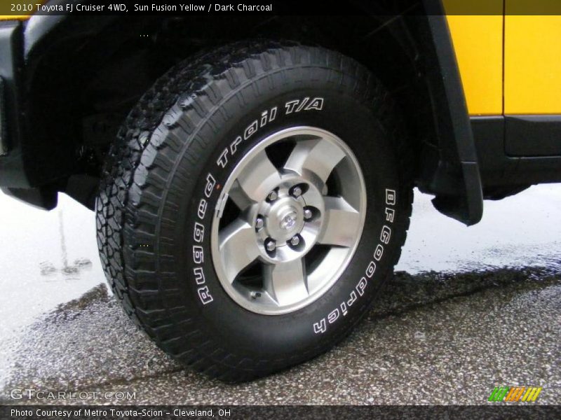 Sun Fusion Yellow / Dark Charcoal 2010 Toyota FJ Cruiser 4WD