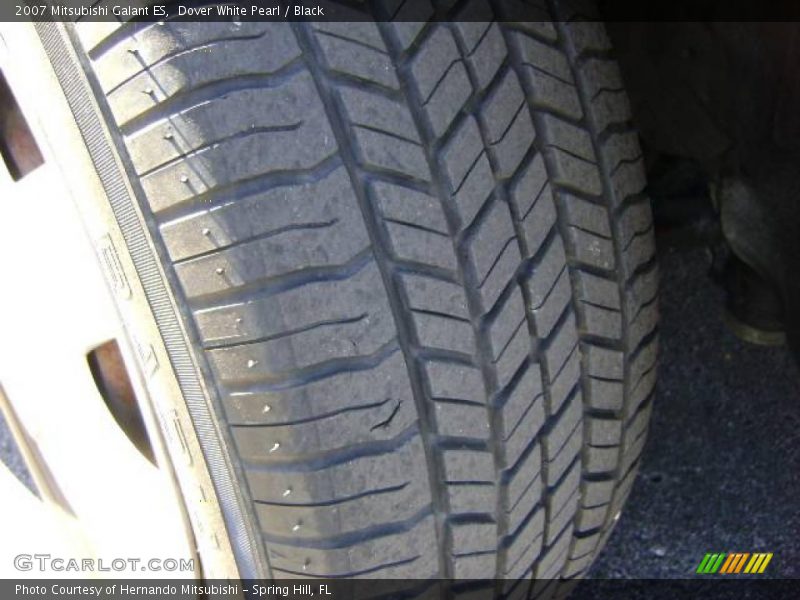 Dover White Pearl / Black 2007 Mitsubishi Galant ES