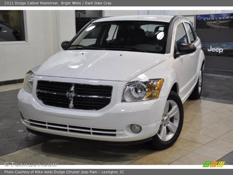 Bright White / Dark Slate Gray 2011 Dodge Caliber Mainstreet