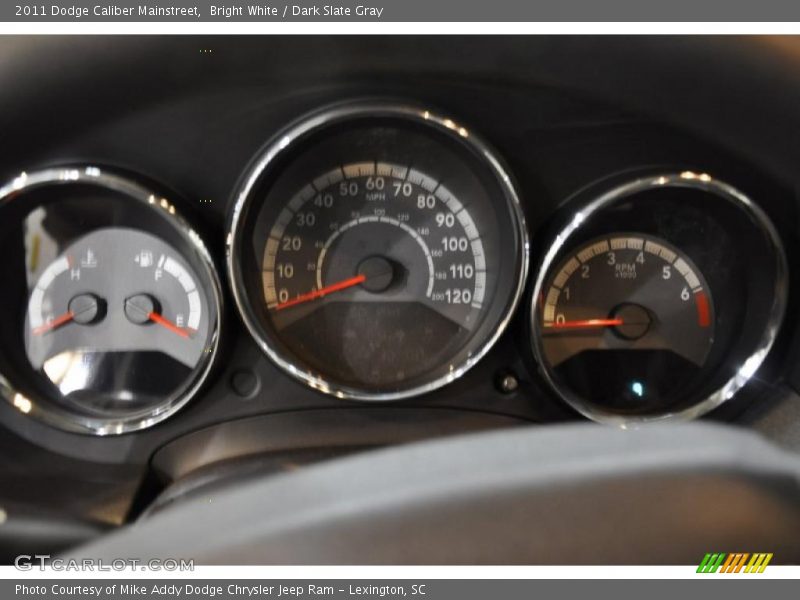 Bright White / Dark Slate Gray 2011 Dodge Caliber Mainstreet