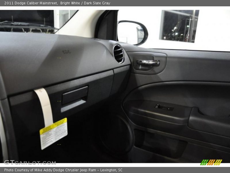 Bright White / Dark Slate Gray 2011 Dodge Caliber Mainstreet