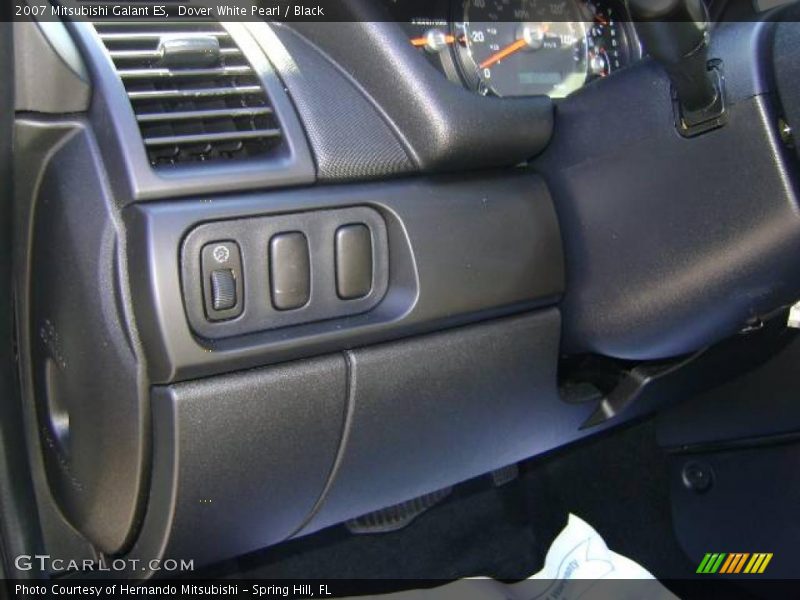 Dover White Pearl / Black 2007 Mitsubishi Galant ES