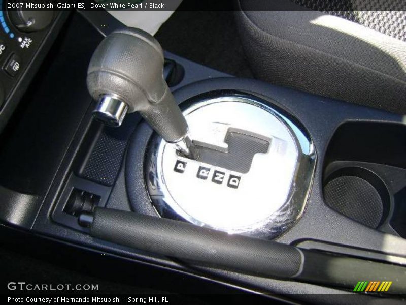 Dover White Pearl / Black 2007 Mitsubishi Galant ES