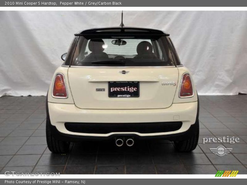 Pepper White / Grey/Carbon Black 2010 Mini Cooper S Hardtop