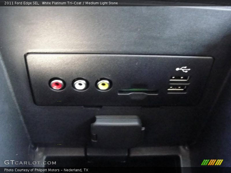 White Platinum Tri-Coat / Medium Light Stone 2011 Ford Edge SEL