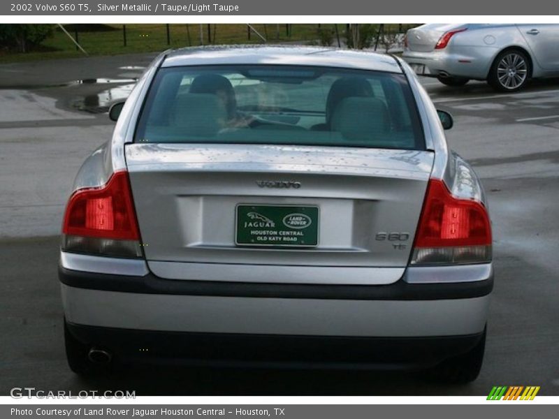Silver Metallic / Taupe/Light Taupe 2002 Volvo S60 T5