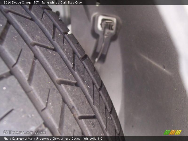 Stone White / Dark Slate Gray 2010 Dodge Charger SXT