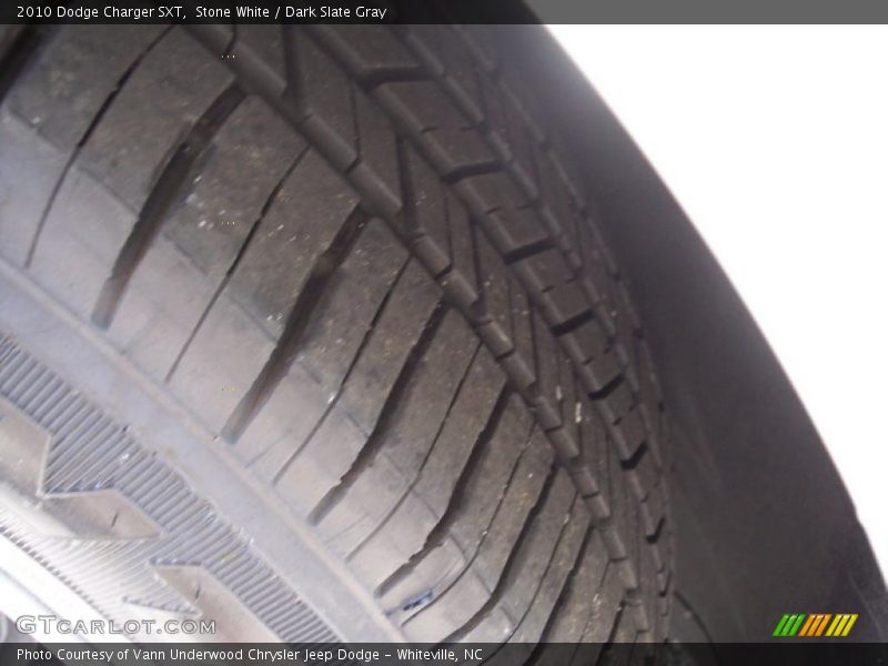 Stone White / Dark Slate Gray 2010 Dodge Charger SXT