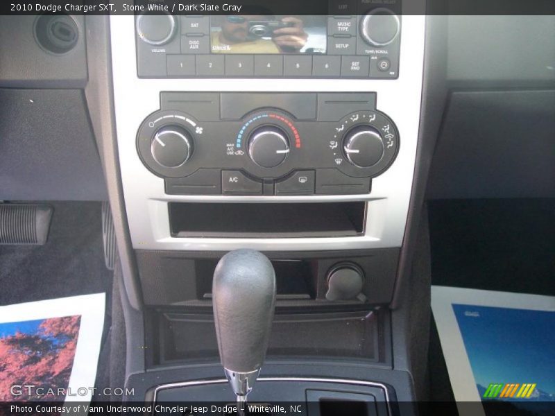 Stone White / Dark Slate Gray 2010 Dodge Charger SXT