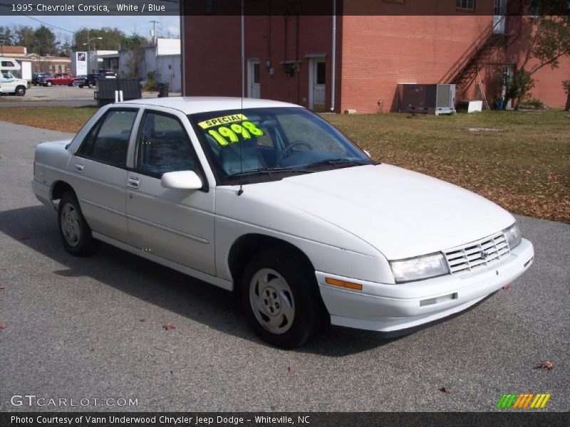 Front 3/4 View of 1995 Corsica 