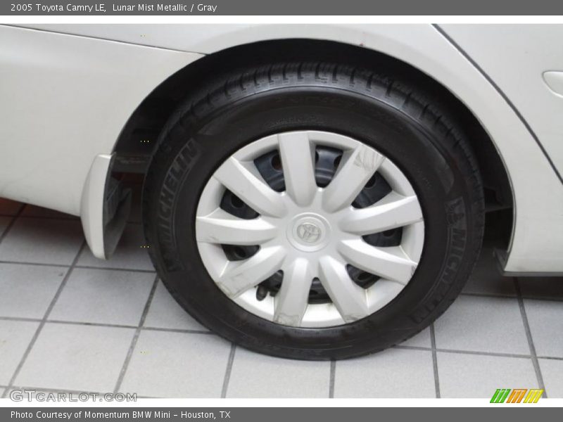 Lunar Mist Metallic / Gray 2005 Toyota Camry LE