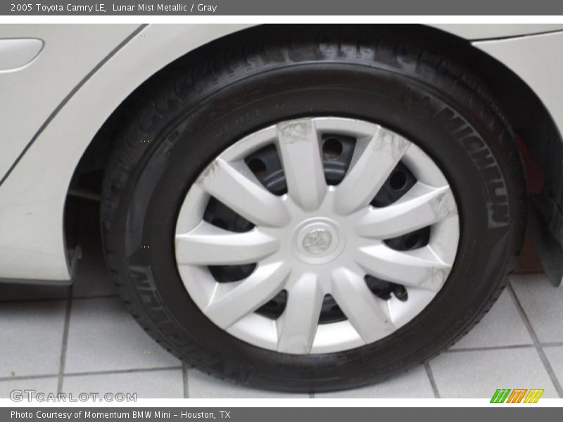 Lunar Mist Metallic / Gray 2005 Toyota Camry LE