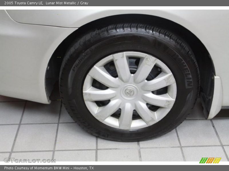 Lunar Mist Metallic / Gray 2005 Toyota Camry LE