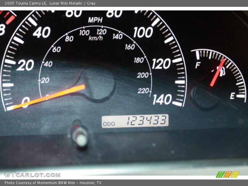 Lunar Mist Metallic / Gray 2005 Toyota Camry LE