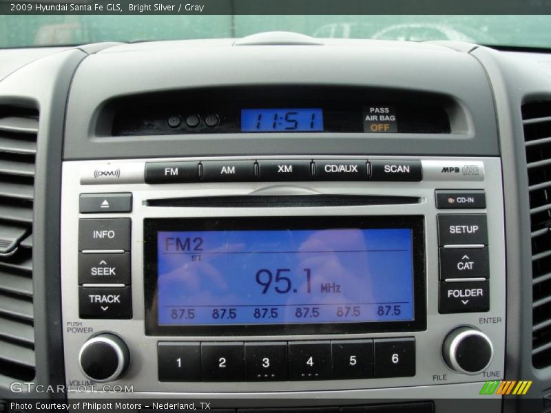 Bright Silver / Gray 2009 Hyundai Santa Fe GLS