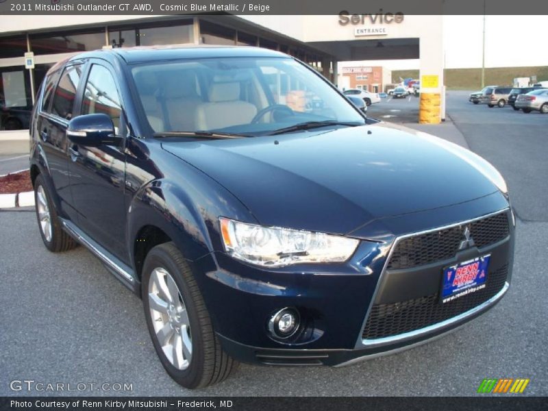 Front 3/4 View of 2011 Outlander GT AWD