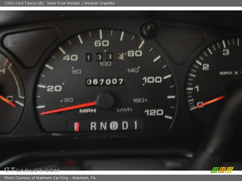 Silver Frost Metallic / Medium Graphite 2003 Ford Taurus SES