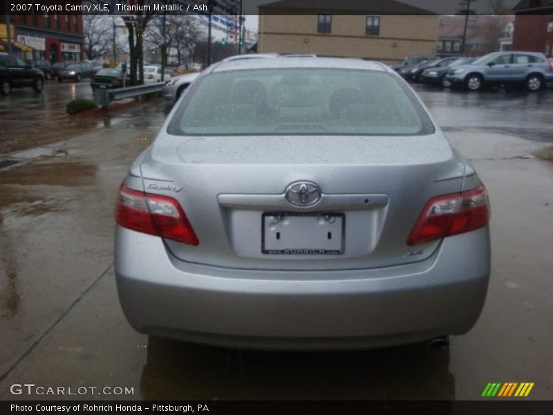 Titanium Metallic / Ash 2007 Toyota Camry XLE