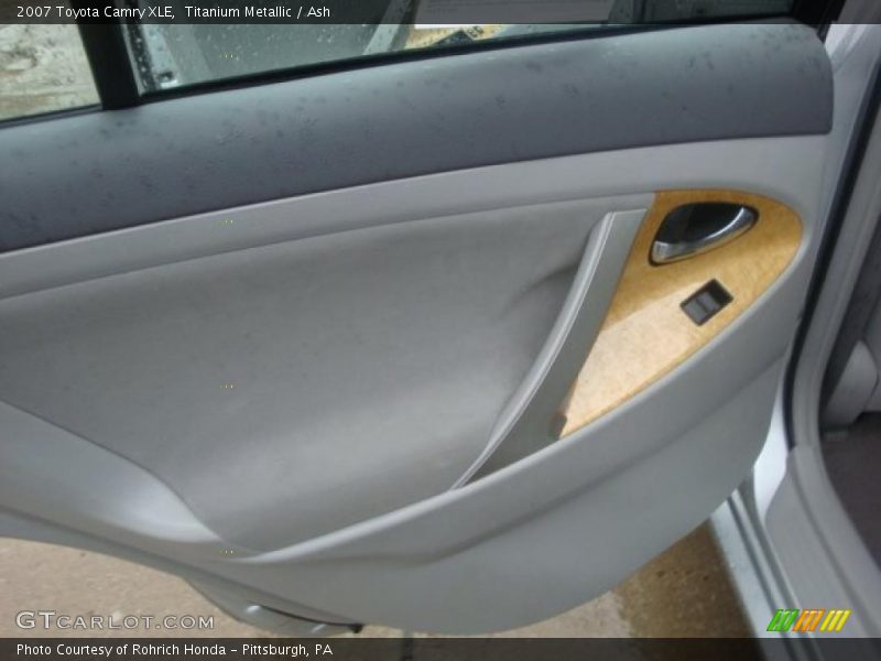 Titanium Metallic / Ash 2007 Toyota Camry XLE