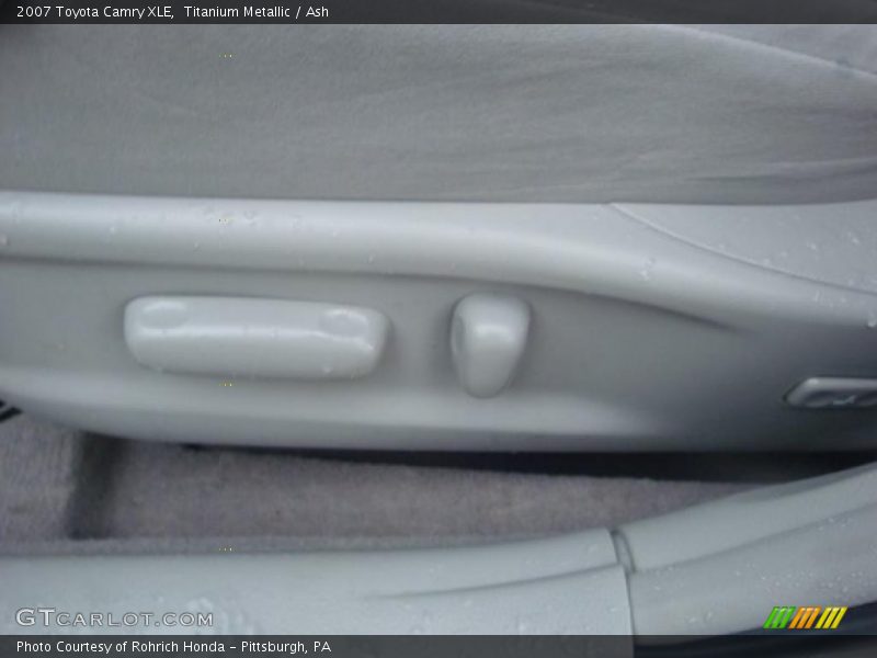 Titanium Metallic / Ash 2007 Toyota Camry XLE