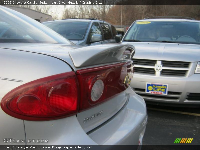 Ultra Silver Metallic / Graphite Gray 2005 Chevrolet Cavalier Sedan