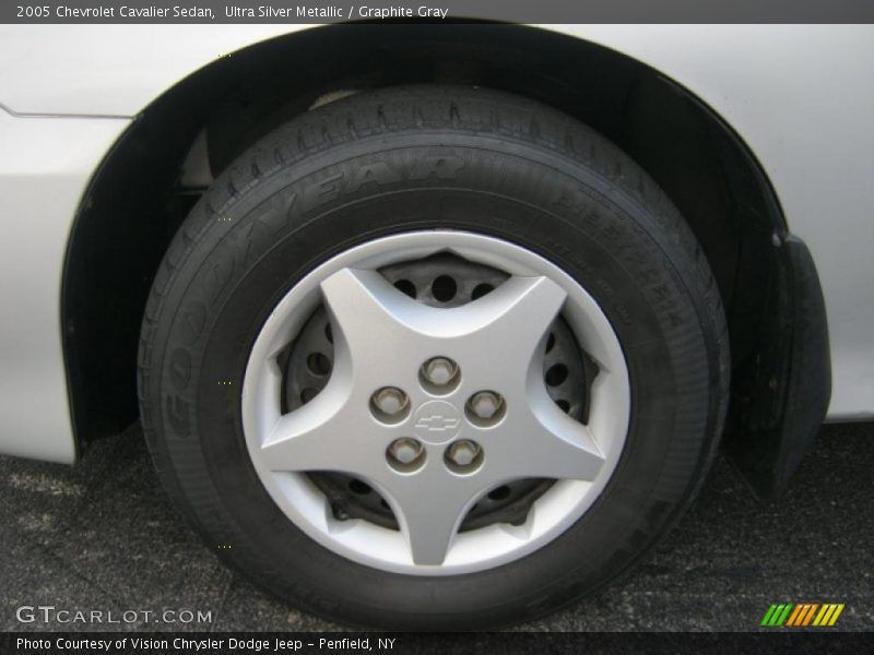 Ultra Silver Metallic / Graphite Gray 2005 Chevrolet Cavalier Sedan