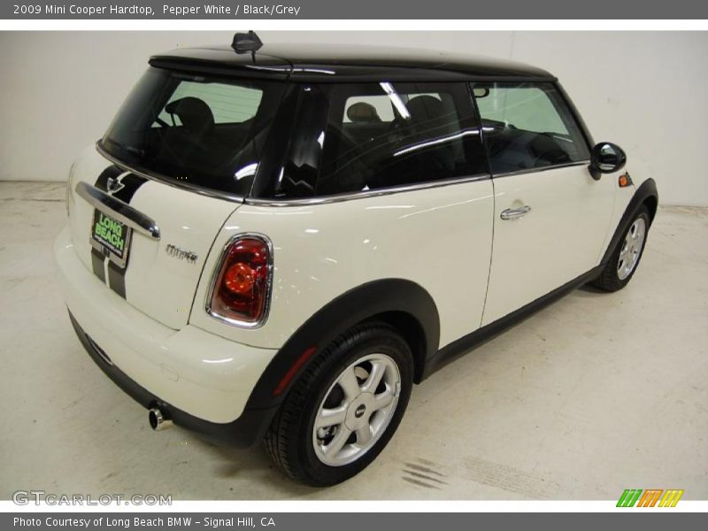 Pepper White / Black/Grey 2009 Mini Cooper Hardtop