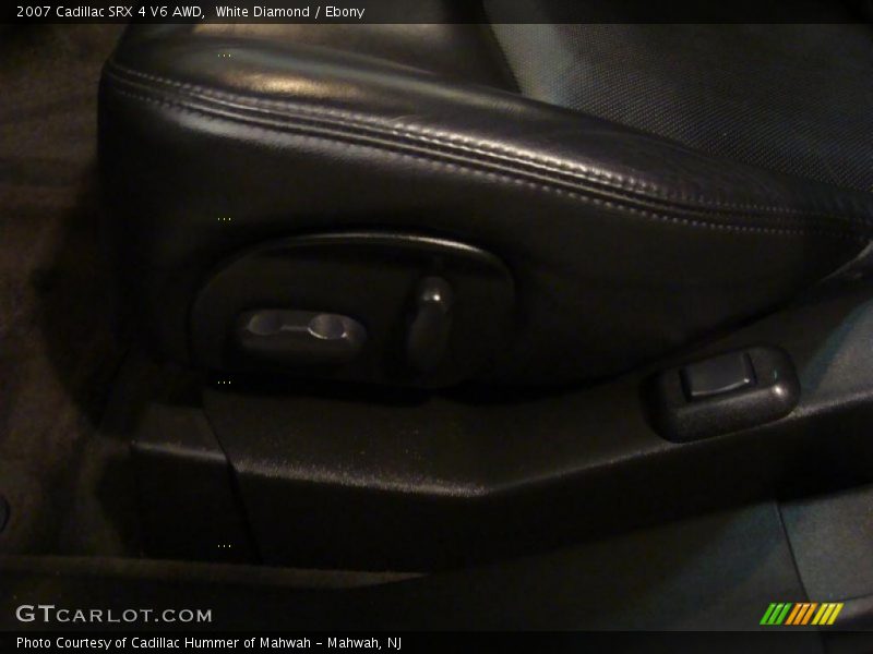 White Diamond / Ebony 2007 Cadillac SRX 4 V6 AWD
