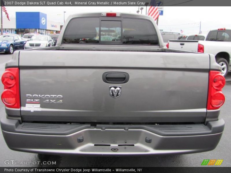 Mineral Gray Metallic / Medium Slate Gray 2007 Dodge Dakota SLT Quad Cab 4x4