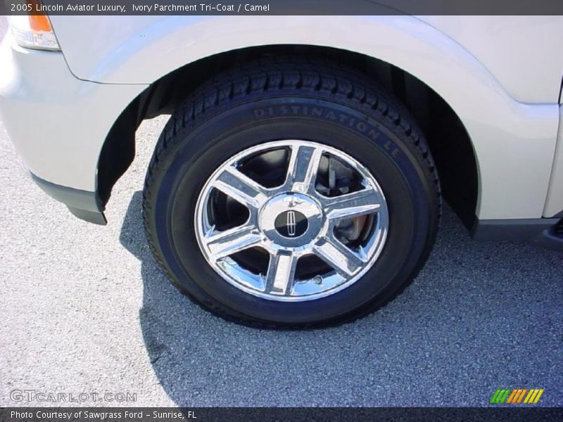 Ivory Parchment Tri-Coat / Camel 2005 Lincoln Aviator Luxury