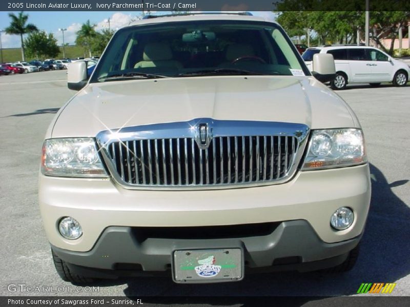 Ivory Parchment Tri-Coat / Camel 2005 Lincoln Aviator Luxury