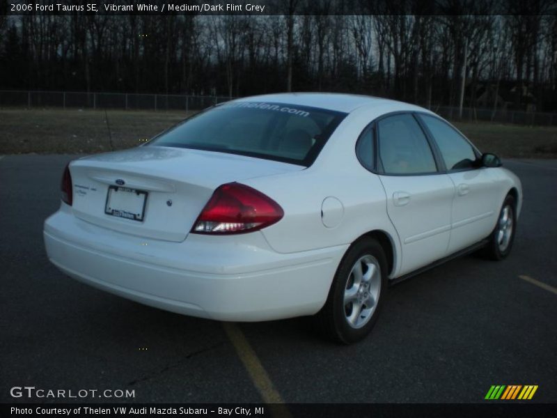 Vibrant White / Medium/Dark Flint Grey 2006 Ford Taurus SE