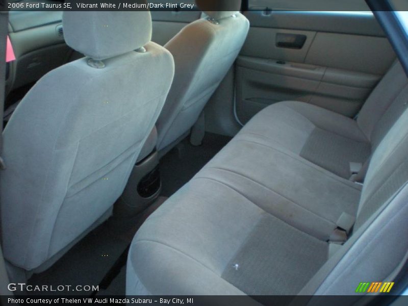 Vibrant White / Medium/Dark Flint Grey 2006 Ford Taurus SE