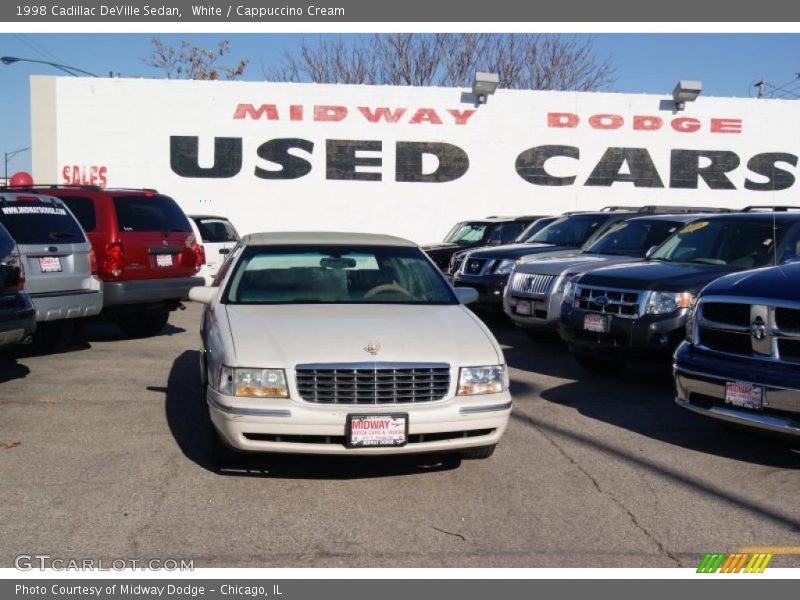 White / Cappuccino Cream 1998 Cadillac DeVille Sedan