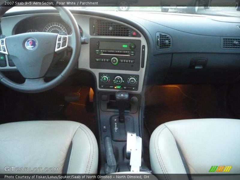 Dashboard of 2007 9-5 Aero Sedan