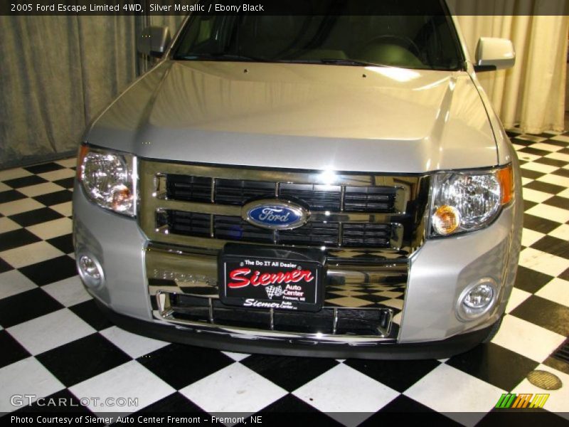 Silver Metallic / Ebony Black 2005 Ford Escape Limited 4WD