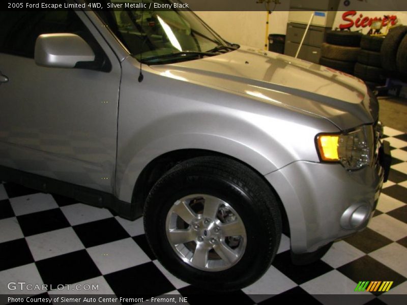 Silver Metallic / Ebony Black 2005 Ford Escape Limited 4WD