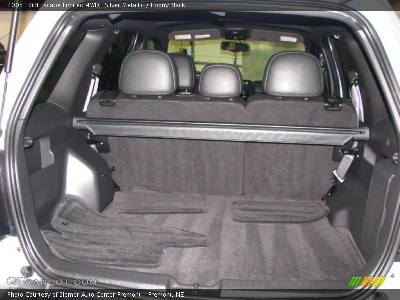  2005 Escape Limited 4WD Trunk