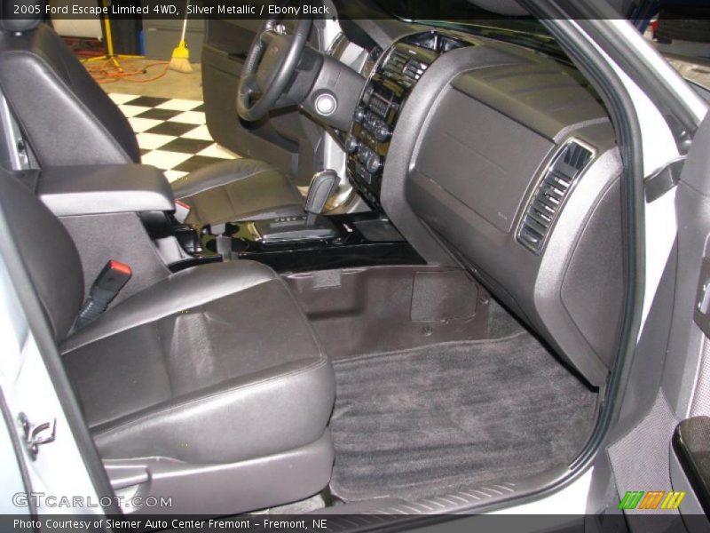 Silver Metallic / Ebony Black 2005 Ford Escape Limited 4WD