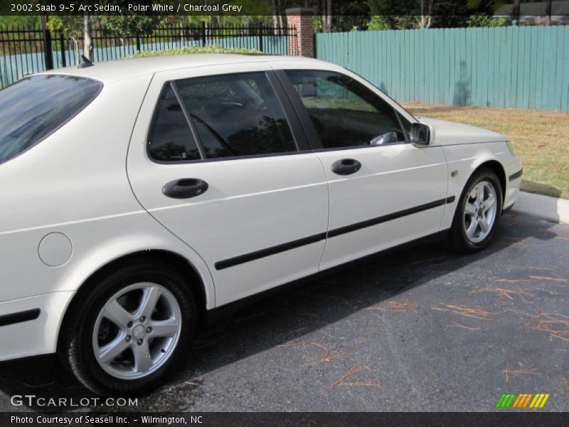 Polar White / Charcoal Grey 2002 Saab 9-5 Arc Sedan
