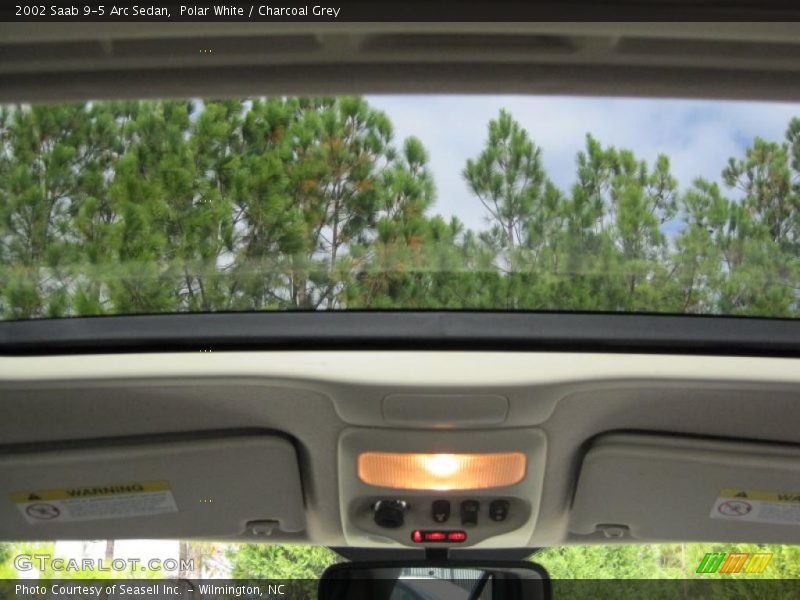 Polar White / Charcoal Grey 2002 Saab 9-5 Arc Sedan