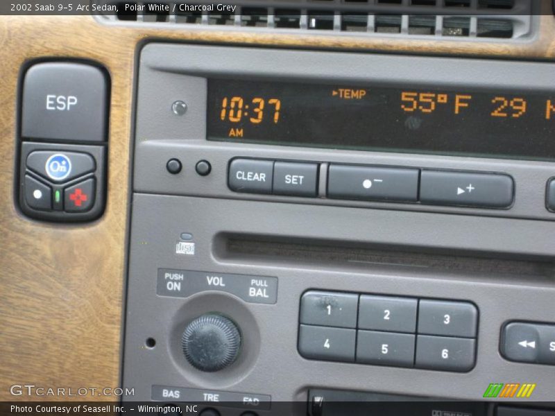 Polar White / Charcoal Grey 2002 Saab 9-5 Arc Sedan