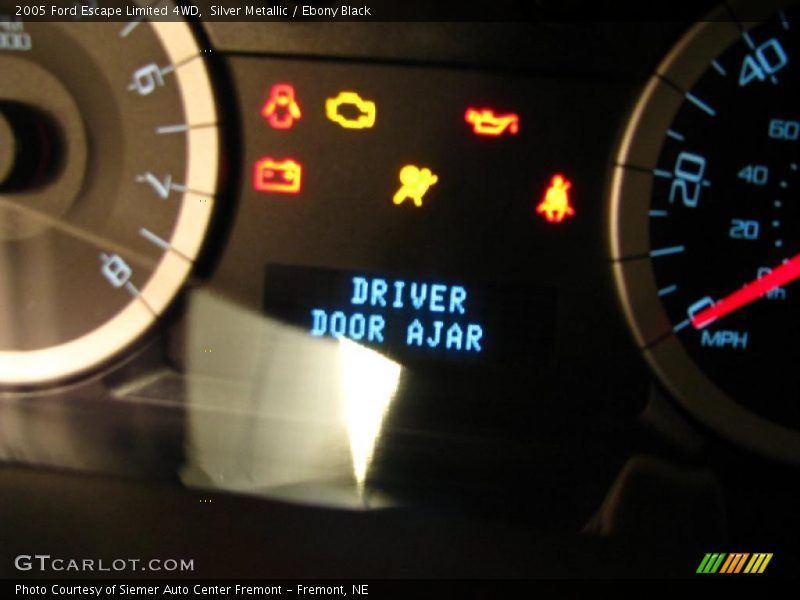 Silver Metallic / Ebony Black 2005 Ford Escape Limited 4WD