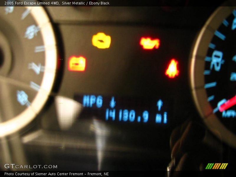 Silver Metallic / Ebony Black 2005 Ford Escape Limited 4WD