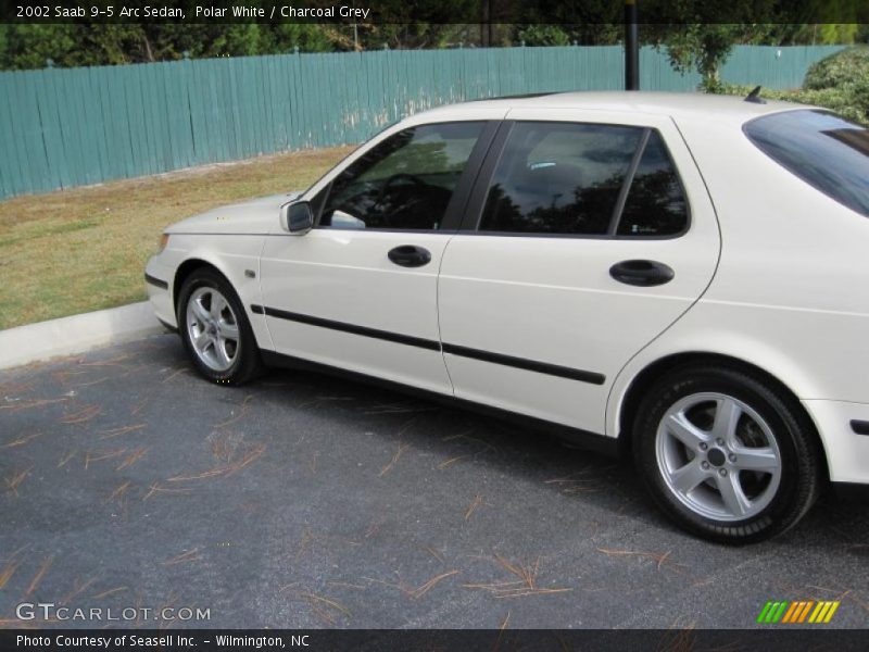 Polar White / Charcoal Grey 2002 Saab 9-5 Arc Sedan