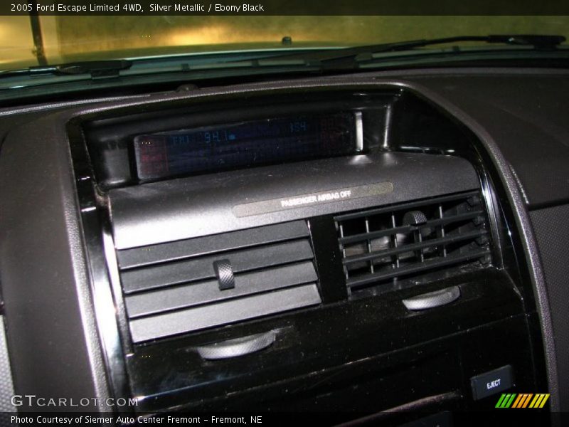 Silver Metallic / Ebony Black 2005 Ford Escape Limited 4WD
